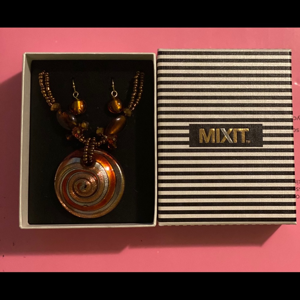 MIXIT Earring & Necklace Set